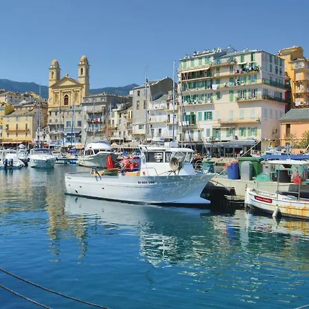 Three-bedroom Holiday In Bastia Hébergement de vacances