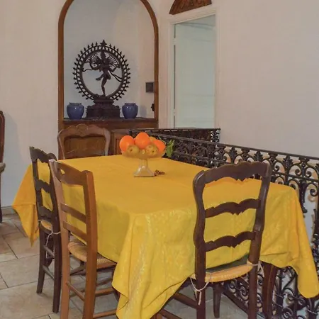 Three-bedroom Holiday In Bastia Hébergement de vacances *