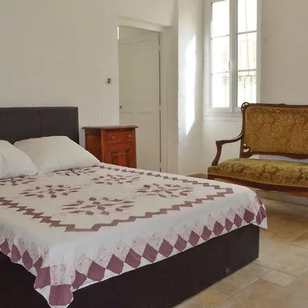 Three-bedroom Holiday In Bastia *