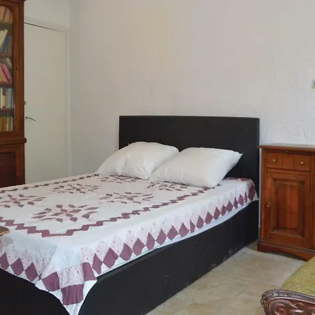Three-bedroom Holiday In Bastia *