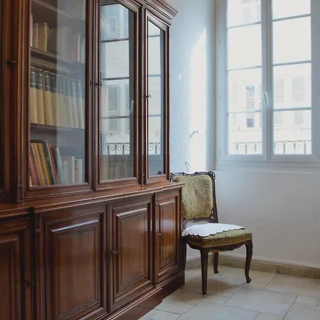 Three-bedroom Holiday In Bastia Hébergement de vacances *