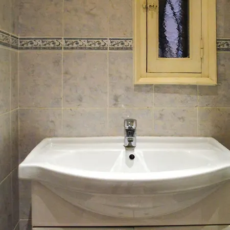Three-bedroom Holiday In Bastia Hébergement de vacances