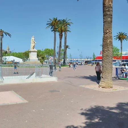 Three-bedroom Holiday In Bastia